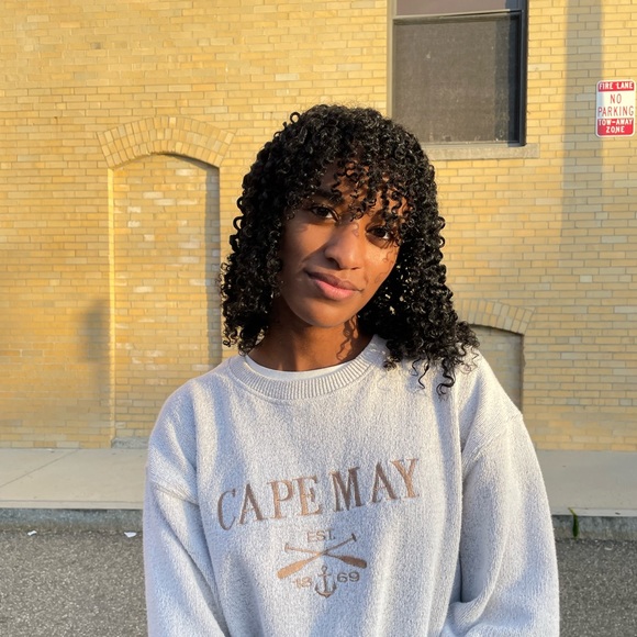 Meet your Posher, Hana - Picture 1 of 2